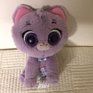 2 meow cats and a tiger